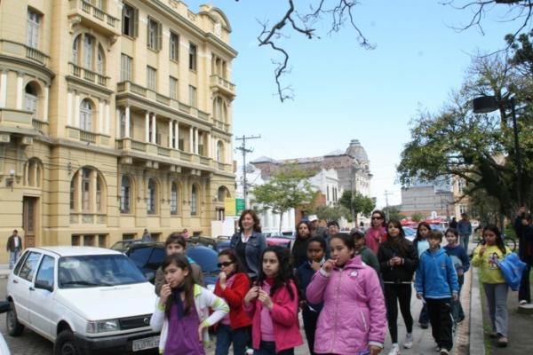 Palmilhar alia turismo, conhecimento e história
