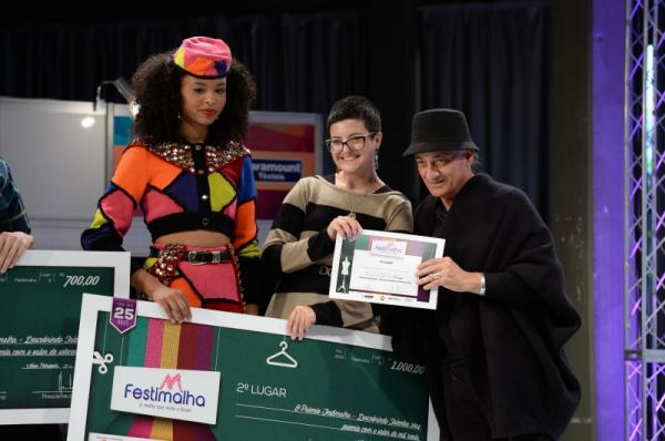 Aluna de Design de Moda da UCPel destaca-se no Prêmio Festimalha 2014
