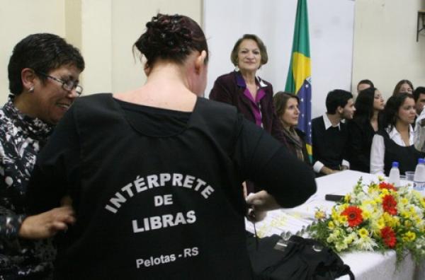 Estudos Surdos celebra ano de 2010