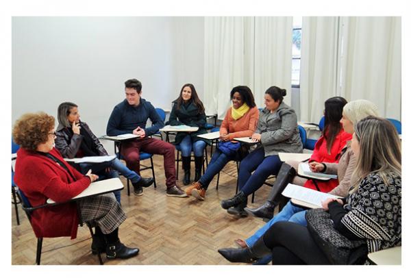 Grupo de Pesquisa e Extensão da UCPel aborda acesso a Políticas Sociais