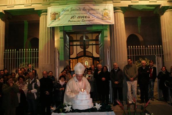 Dom Jacinto celebra dez anos de episcopado