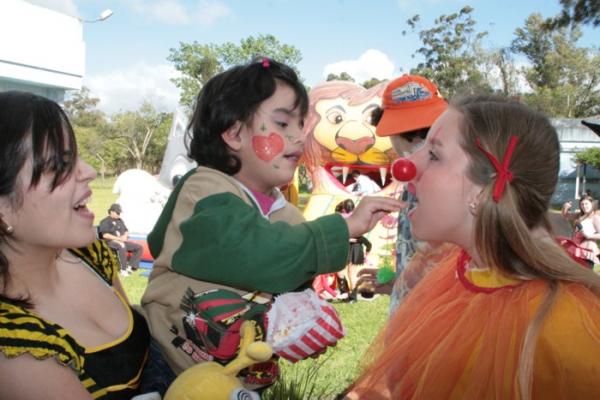 Festa das Crianças alegra pacientes da Fisioterapia