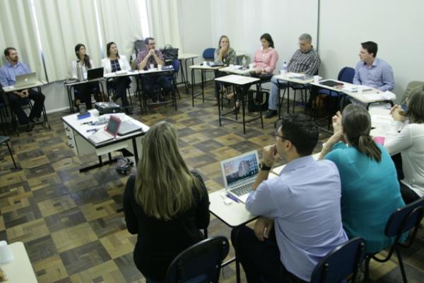 Equipe da UCPel recebe capacitação para plataforma educacional