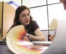 Professora da Católica é jurada do prêmio “Fato Literário”