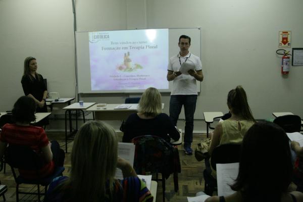 UCPel oferece formação em Floralterapia