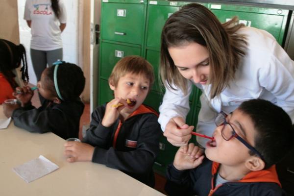 UCPel seleciona crianças para tratamento odontológico gratuito