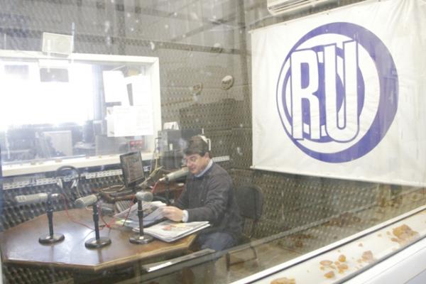 Rádio Universidade festeja 49 anos com programação especial