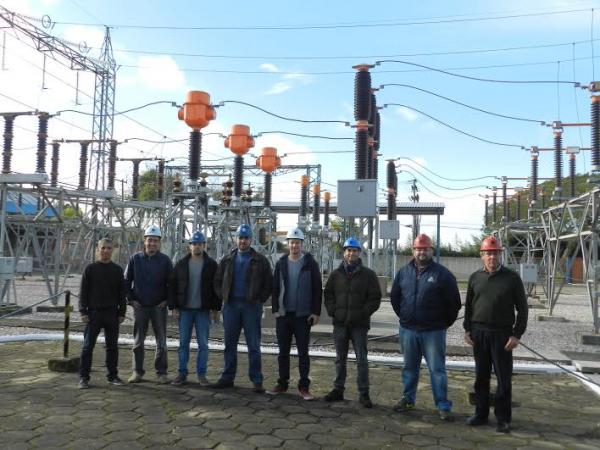 Acadêmicos da Engenharia Elétrica e Engenharia Eletrônica visitam subestação da CEEE