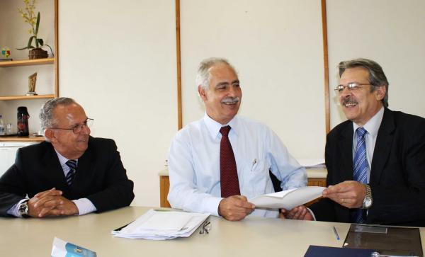 Reitor da UCPEL leva ao Secretário Estadual da Saúde problemas do Pronto Socorro