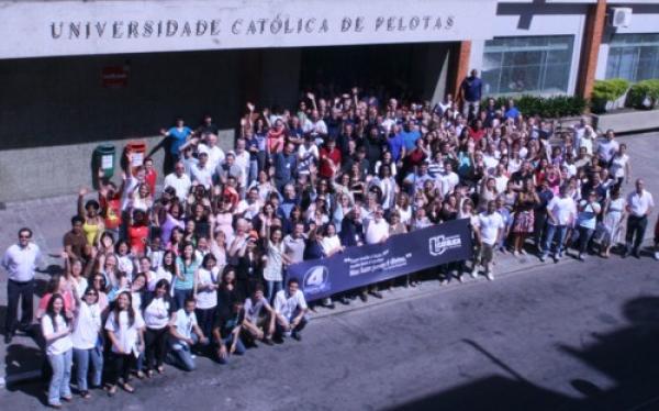 Conceito 4 é comemorado por professores e funcionários