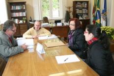 Cetres/UCPel entrega relatório sobre a Fenadoce à CDL