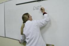 TCC de Fisioterapia aborda sintomas dolorosos em professores