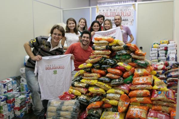 Futuros médicos realizam ação solidária