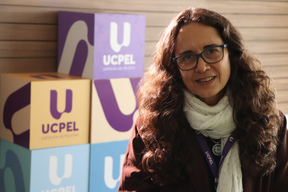 Mónica de la Fare é a nova coordenadora do curso de Serviço Social