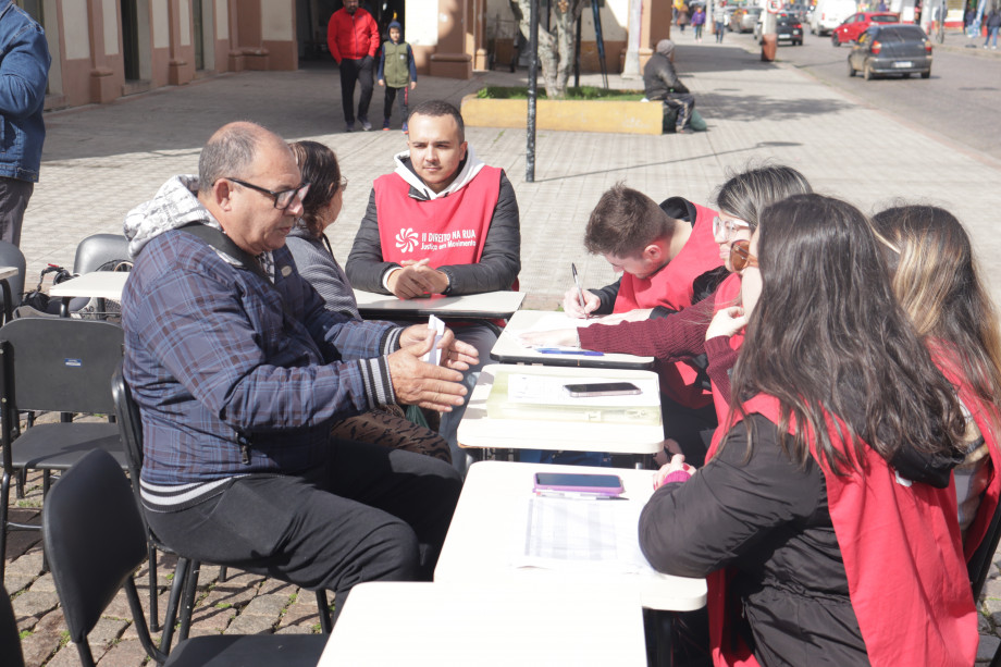 UCPel leva orientações sobre direitos trabalhistas ao Centro de Pelotas