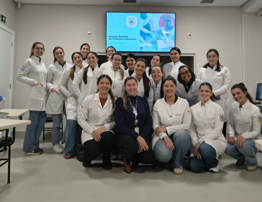 UCPel promove cursos de primeiros socorros a alunos de Biomedicina